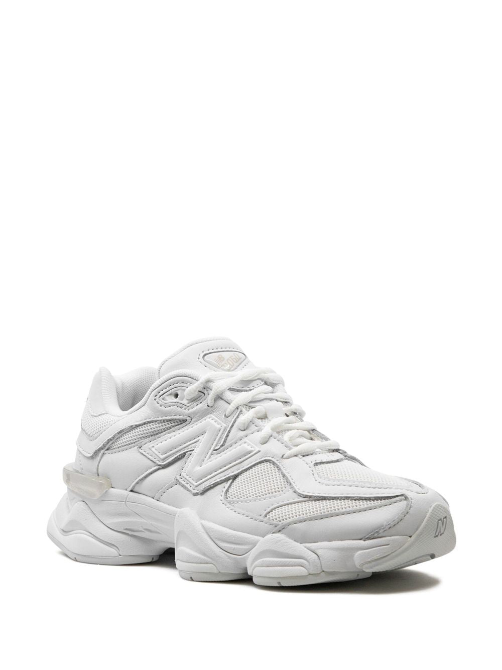 9060 – Triple White